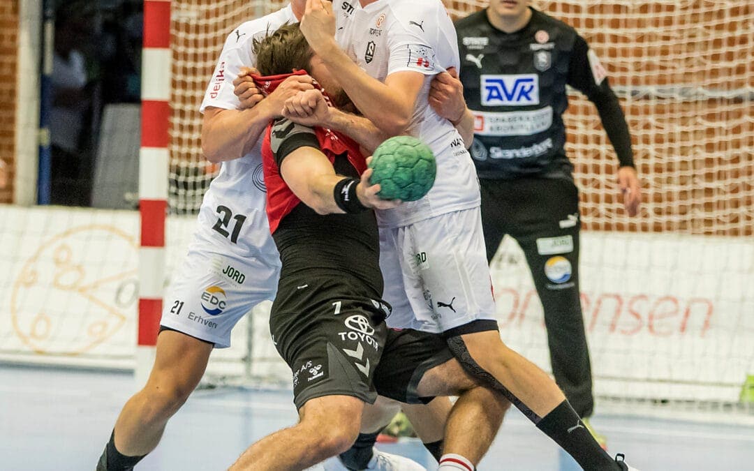 Vi håber at se rigtig mange tilskuere i Fælleden tirsdag aften