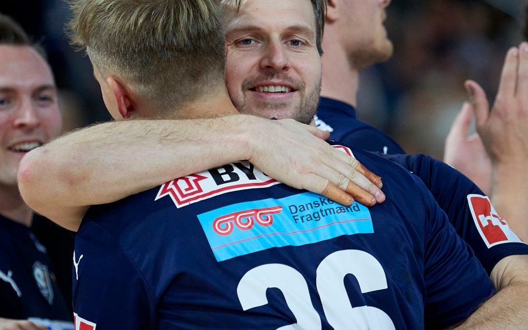 CHEFTRÆNEREN: VI KAN FORVENTE EN FYSISK HÅRD MATCH FRA BEGGE HOLD 