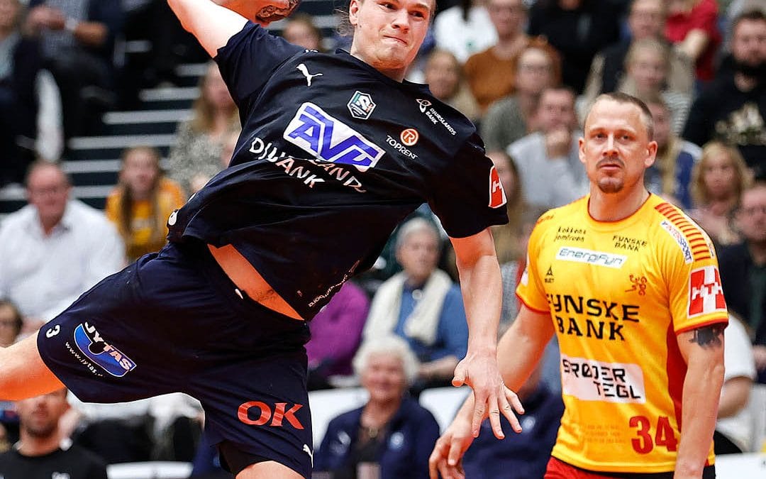 NICK RASMUSSEN: JEG FORVENTER FART OVER FELTET I GUDME