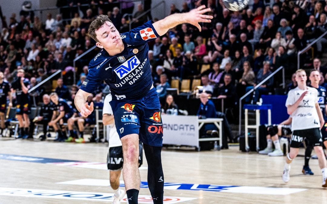 TAGET I AARHUS ARENA LØFTEDE SIG LØRDAG EFTERMIDDAG