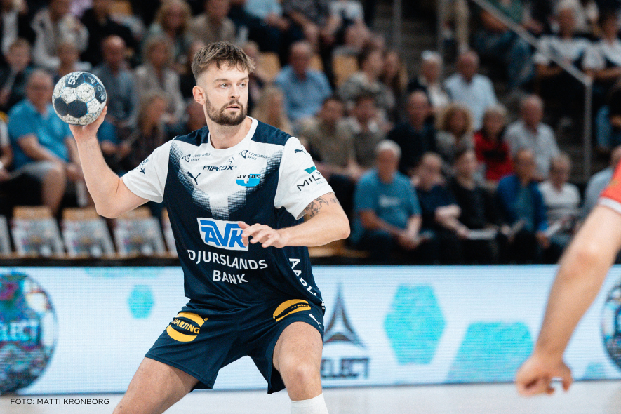 EMIL LÆRKE FORLÆNGER TIL 2027