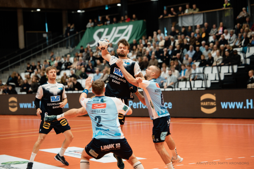 STÆRK UDEBANESEJR MOD SØNDERJYSKE